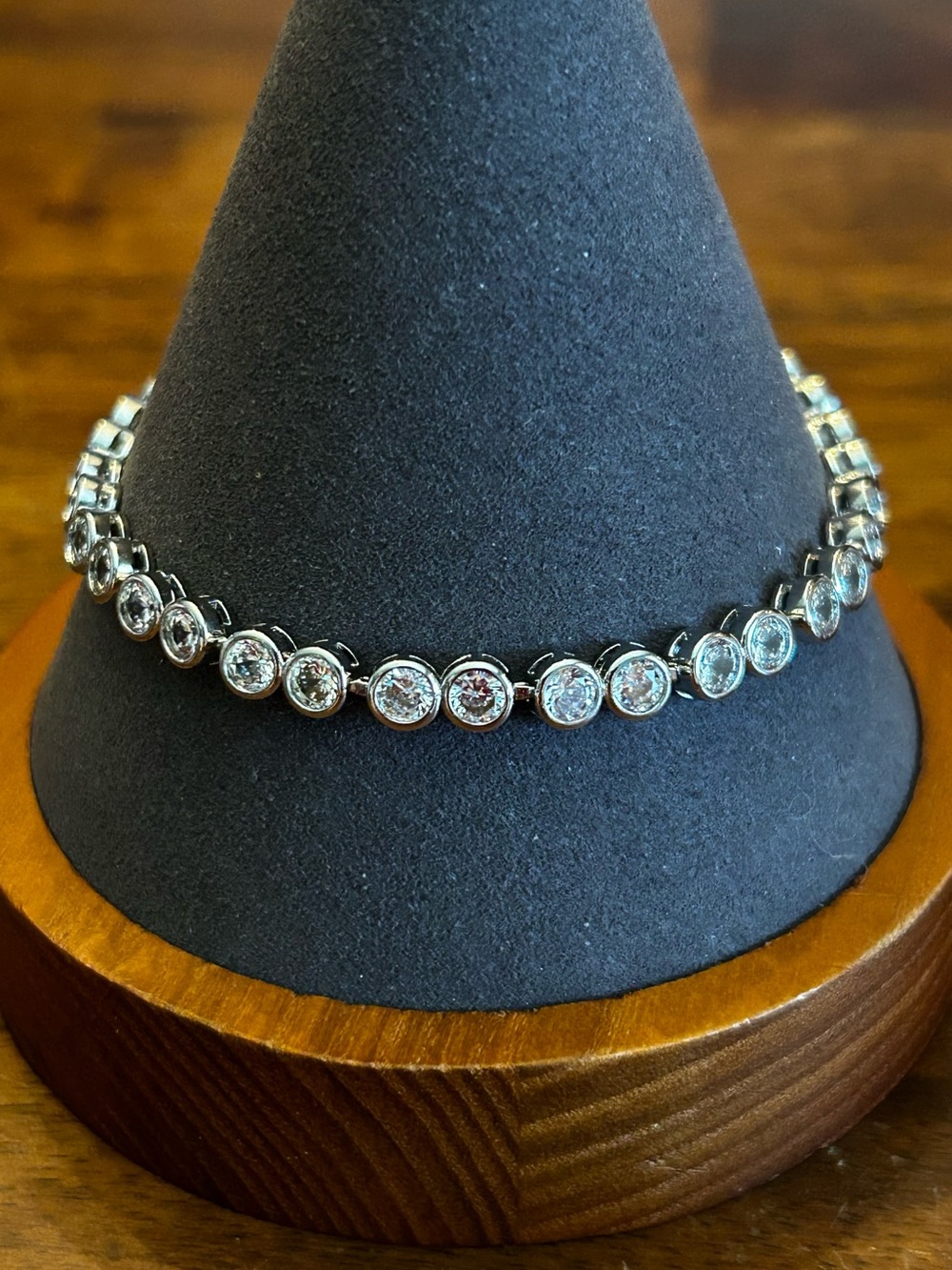 Casual and Comfortable Silver Crystal Tennis Bracelet Brand New 8 Inches Long